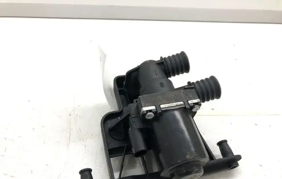 BMW 5 E60 E61 Coolant heater control valve 6920226 64116920226