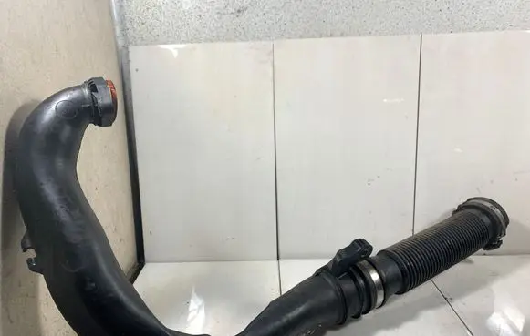 Nissan Qashqai Intercooler hose/pipe 8200645723