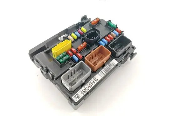 Citroen C2 Fuse module 9664997880