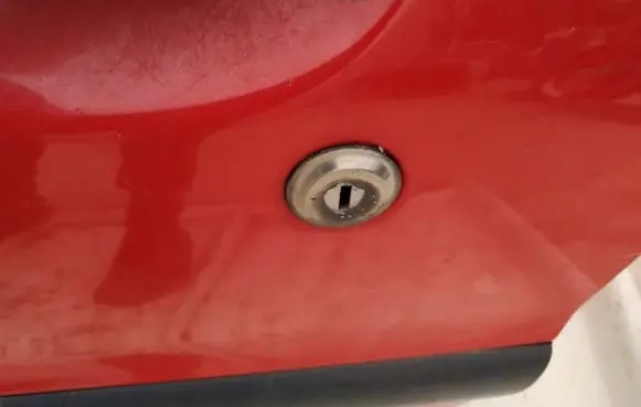 Peugeot 206 Front door lock (next to the handle) 