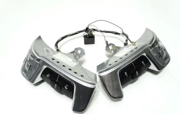 Ford Mondeo MK IV Steering wheel buttons/switches AM2T14K147CB AM2T14K147EA