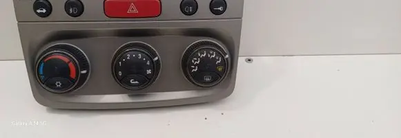 Alfa Romeo 147 Climate control unit 735266925