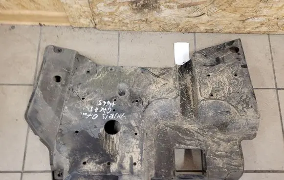 Toyota Auris 150 Trunk boot underbody cover/under tray 5839802030