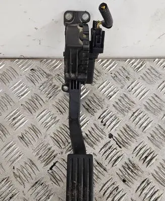 Volvo V50 Accelerator throttle pedal 4M5191836AH