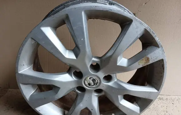 R19 alloy rim