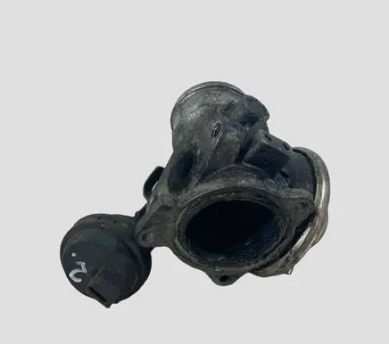 Volkswagen Golf IV EGR valve 038129637