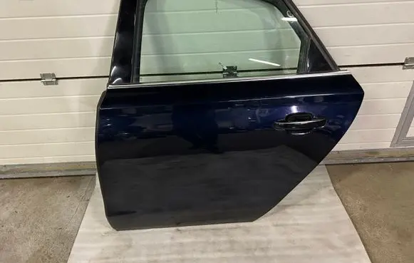 Audi A8 S8 D4 4H Rear door 4H0833311