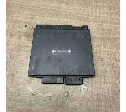 Mercedes-Benz S W220 Seat control module 2208201285 C7654