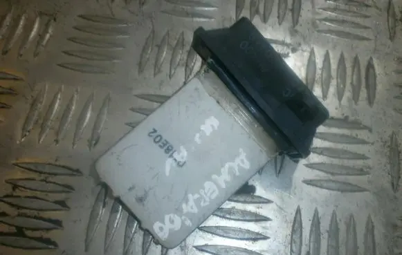 Nissan Almera Heater blower motor/fan resistor 271505m400 2k4400119