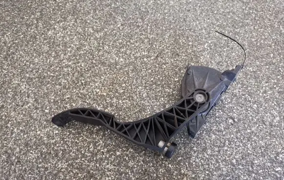 Volkswagen Golf IV Accelerator throttle pedal 1J1723503N