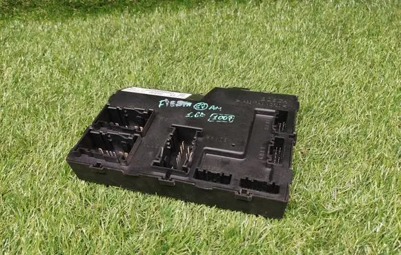 Ford Fiesta Comfort/convenience module DN1T15K600LF F005V01839