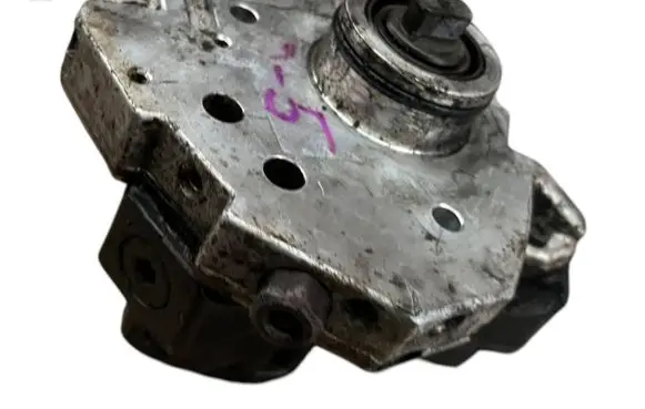 Volvo XC90 Fuel injection high pressure pump 8689590 058894 0445010043