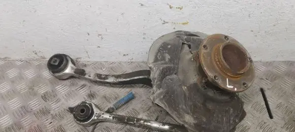 BMW 5 E39 Front wheel hub spindle knuckle 