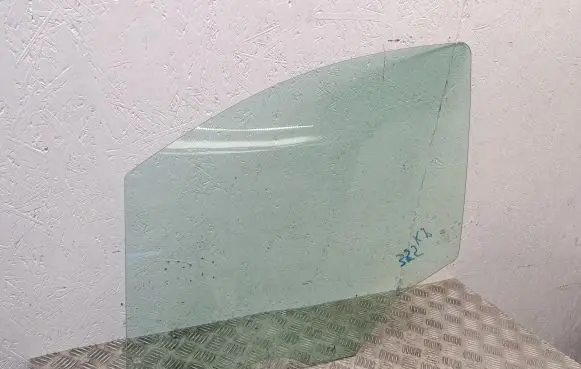 Ford Transit Courier Front door window/glass (coupe) 