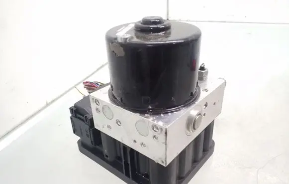 BMW 1 E81 E87 ABS Pump 6784763 6784764