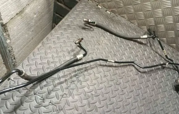 Power steering hose/pipe/line