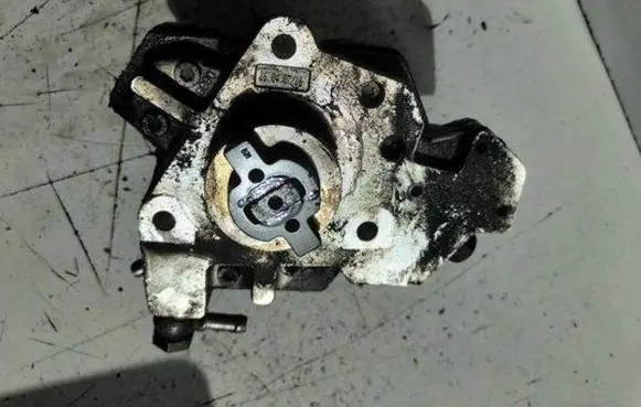 Honda CR-V Fuel injection high pressure pump