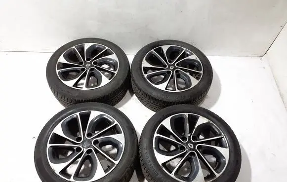 Renault Megane III R17 alloy rim 