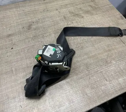 Mercedes-Benz Sprinter W906 Front seatbelt A9068600485