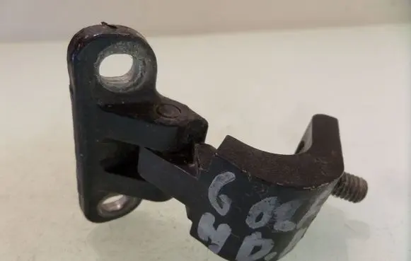 Volkswagen Golf IV Tailgate/trunk/boot hinge