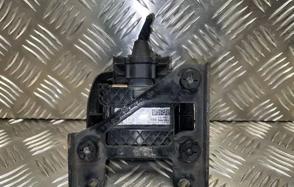 Volkswagen Golf VII Distronic sensor radar 5Q0907561F