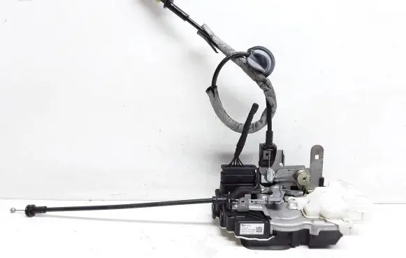 Volvo V40 Front door lock 31301426