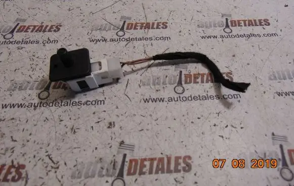 Mercedes-Benz E W211 Front door sensor coupe A2028209410