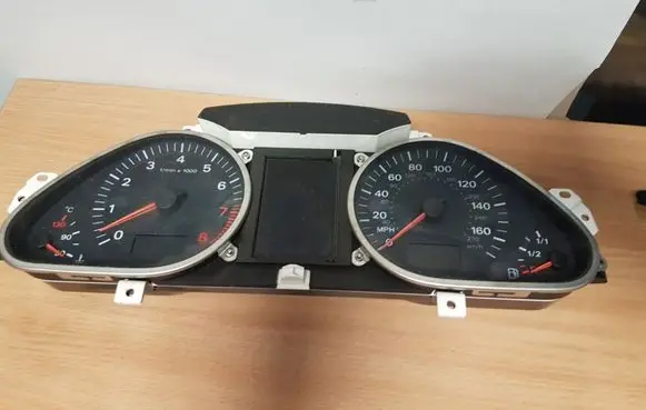 Audi A6 S6 C6 4F Speedometer (instrument cluster) 4F0920950Q