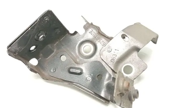Fender mounting bracket
