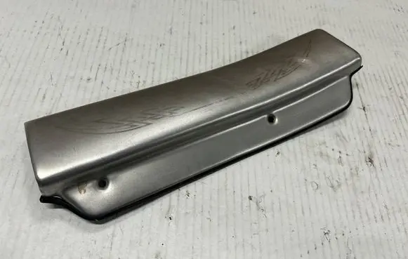 Mitsubishi L200 Rear sill trim cover
