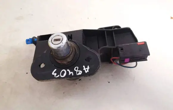 Opel Meriva A Tailgate exterior lock 13168316 13168317
