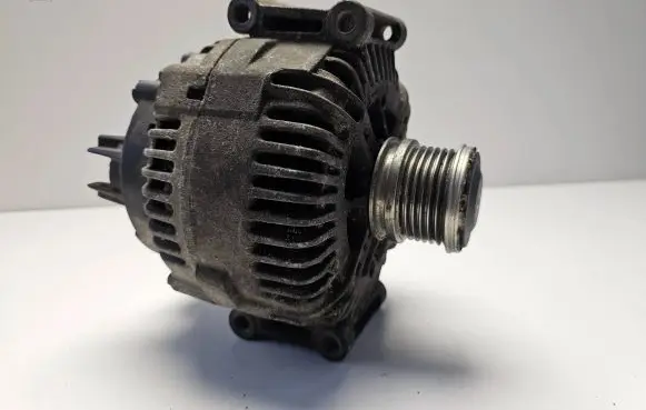Mercedes-Benz Vito Viano W639 Generator/alternator A6461541102 2543498B 707097698