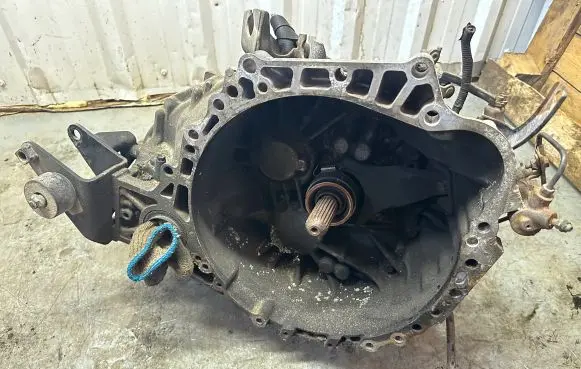 Toyota Avensis T250 Manual 6 speed gearbox EA61