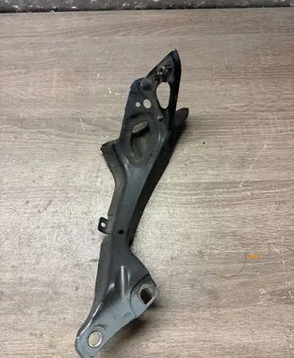 Audi A6 C7 Fender mounting bracket 4G0805816