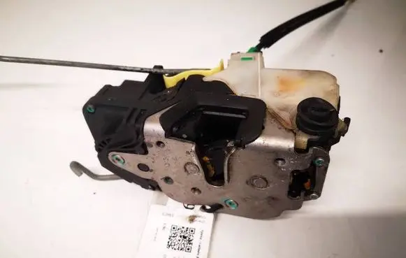 Chevrolet Orlando Rear door lock 13578242
