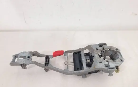 Skoda Octavia Mk2 (1Z) Front door exterior handle/bracket 1Z0839885