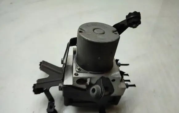 BMW 5 E60 E61 ABS Pump 6783360 6783362