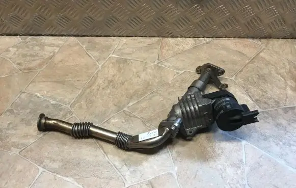 BMW 3 E90 E91 EGR valve 7563241