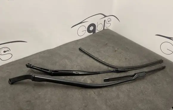 Maserati Levante Front wiper blade arm 670036682 670036681 89813788