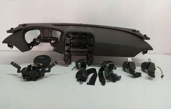 Jaguar F-Pace Radio/GPS head unit trim 