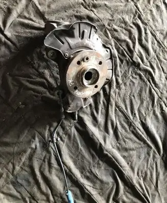 Mini One - Cooper R50 - 53 Front wheel hub spindle knuckle 62165410
