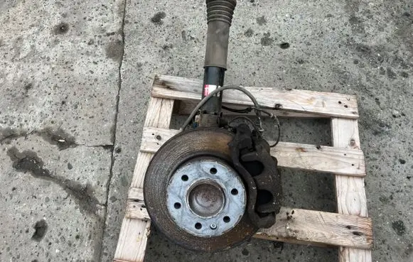 Mercedes-Benz Sprinter W906 Front wheel hub spindle knuckle 150KM
