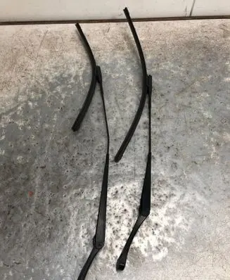 Audi Q5 SQ5 Front wiper blade arm 8R1955408B 8R1955407B