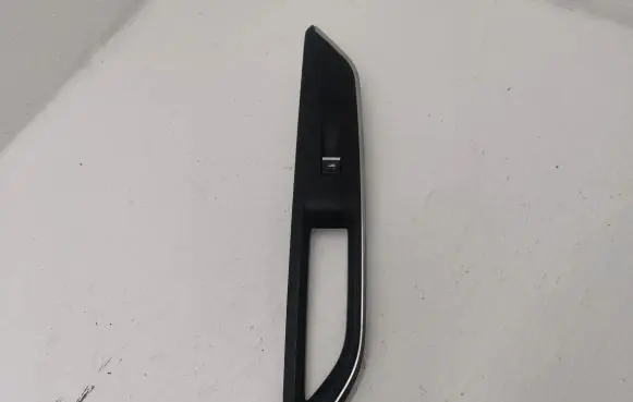 Peugeot 5008 II Electric window control switch