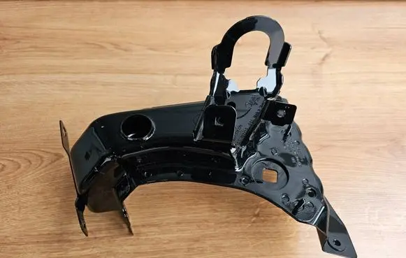 Porsche Cayenne (9Y0 9Y3) Fender mounting bracket 9Y0821253