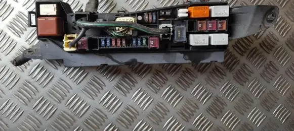 Toyota Corolla E120 E130 Fuse box set