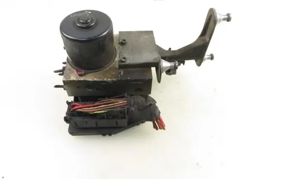 Mercedes-Benz C AMG W203 ABS Pump 10094715133 2035451632 0044310512