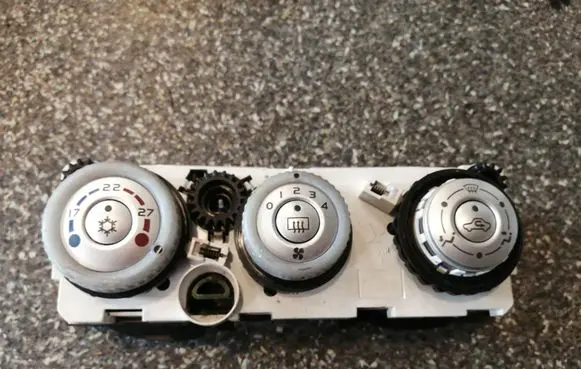 Mitsubishi Colt Climate control unit 69667301 69657305