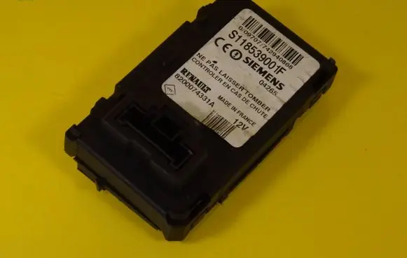 Renault Megane II Ignition lock 8200074331A