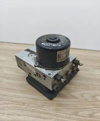 Volvo V70 ABS Pump 30714956 30714952